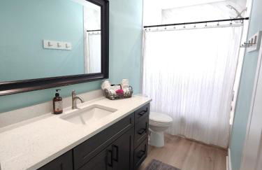 Spacious Upadated 2 King Beds Pets Welcome With Large Private and Fenced Yard Minutes to Beaches - Foto 34