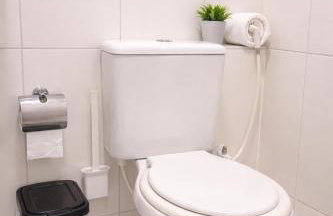 Apartamento Espaçoso e Completo com 3 Quartos - 2 Banheiros - Até 6 Pessoas - Check-in Automático 24h - Garagem Coberta - Foto 17