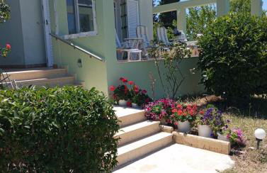 Luxury Beachfront Villa Poseidon Artemisiou Παραθαλάσσια Βίλα στην βόρεια Εύβοια για φιλοξενία 9 ατόμων - Foto 33