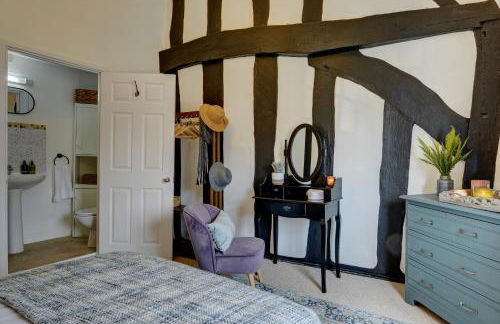 Loft Cottage by Spa Town Property - 2 Bed Tudor Retreat Near to Stratford-upon-Avon, Warwick & Solihull - Foto 14