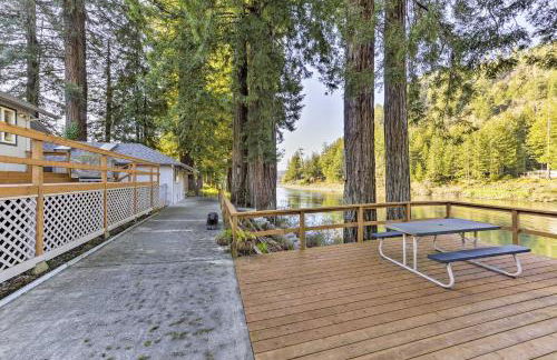 Riverfront Crescent City Home, 8 Mi to Beach! - Foto 23