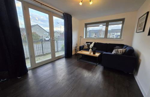 Modern Stirling Apartment - Free Parking - Photo 8