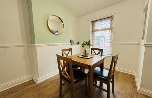 Bolton Terrace - 2 Bedrooms - Sleeps 4 - Photo 25