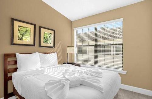 Enchanted 4BR Family Style Townhome in Disney Area - Photo 25