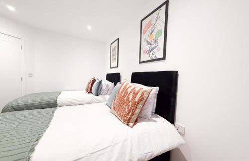 Spacious Modern 1 Bed Apartments in St Neots - Perfect for Contractors & Professionals - Free Parking - WiFi - Fully Equipped Kitchen - Smart TV Ideal for Work Stays and Long Projects - Foto 13