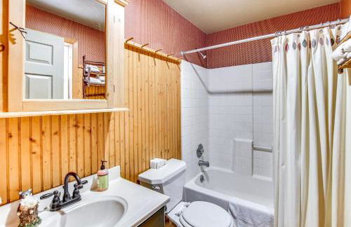 1 Mi to Lake Easton Cozy Cascades Cabin! - Foto 14