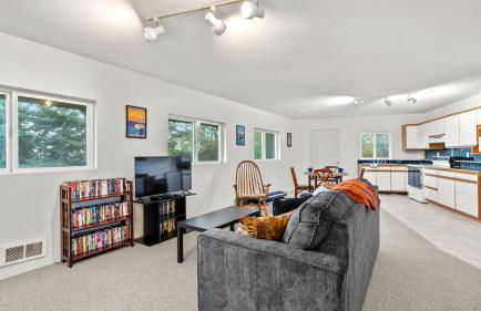 Incredible Water Views, Deck Relaxing Retreat Greenbank Getaway by Avantstay - Foto 10