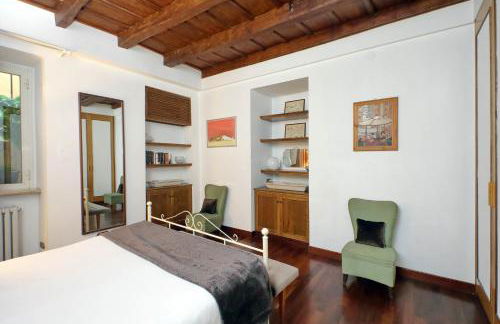 The Pantheon view in the heart of Rome - Photo 18