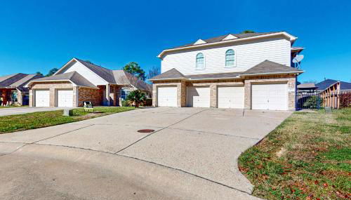 3 Mi to Downtown Conroe Updated Townhome with Yard - Foto 4