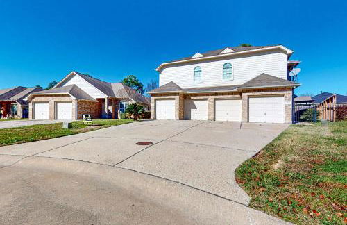 3 Mi to Downtown Conroe Updated Townhome with Yard - Foto 4