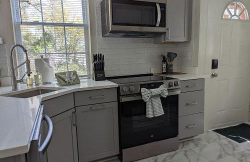 NEW! 2Br1Ba Convenient to 9th St, NCSSM - Foto 7