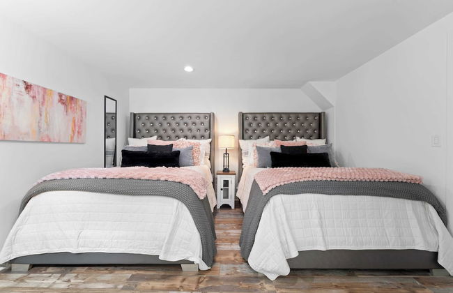 Take it to the Bank! by Avantstay New Pool + Hot Tub Sleeps 16 - Foto 28