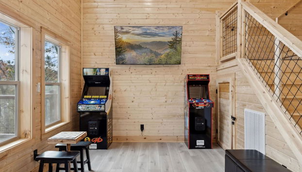 Brand New Hot Tub Axe Throwing Firepit Arcade - Foto 3, Habitación