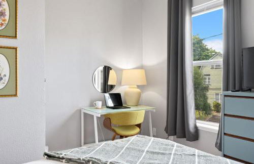 King Bed, Near DT and Best Restaurants, Pets OK! - Foto 3