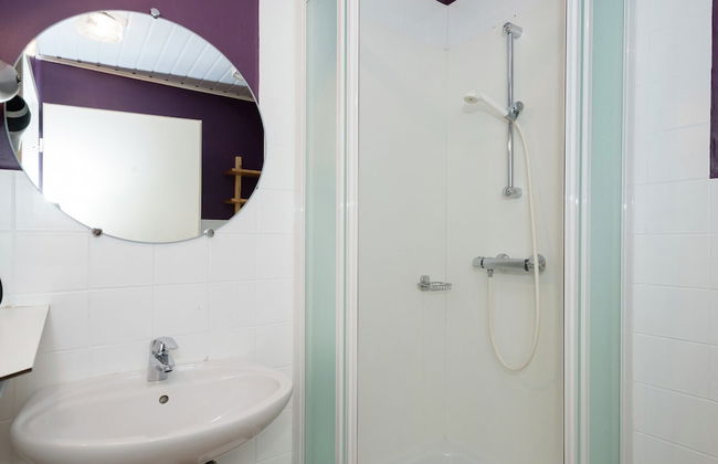 Modern Cottage With Private Garden in Waimes - Photo 19