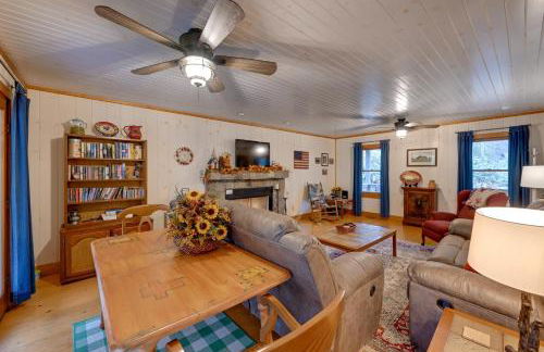 Creekside Family Retreat by Waterfalls and Hiking! - Foto 7