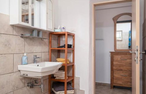 Gorgeous Home In Koromacno With Wifi - Foto 27