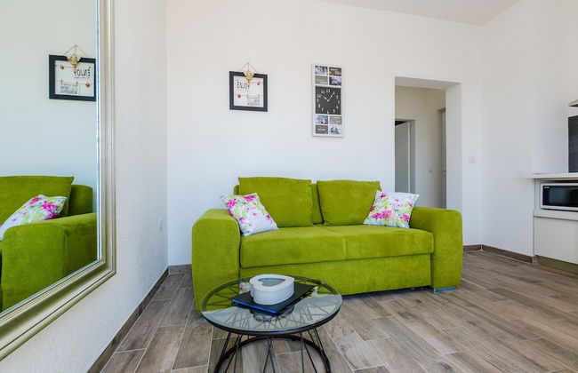 Apartments Life - Photo 23