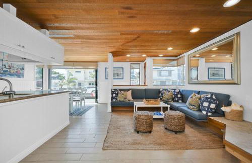 4 bedroom Home in Quiet Neighborhood near Beach - Photo 6