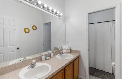 5/3 Pool Home Located in Sunset Ridge Community! - Foto 33