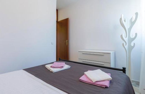 Two-Bedroom Apartment In Porec - Photo 11