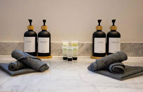 Lassen National Park Luxury Cabin with Hot Tub - Foto 38