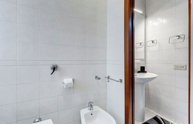 Cozy 2-Bedroom Flat with Balcony - Foto 33