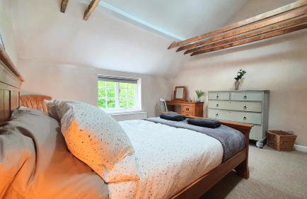 Glenfield Cottage - Secluded Luxury deep in the Oxfordshire Countryside - Photo 9