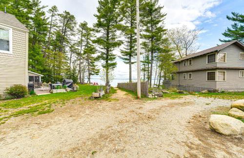 Walk to Beach and Sebago Lake Luxe Family Getaway! - Foto 35