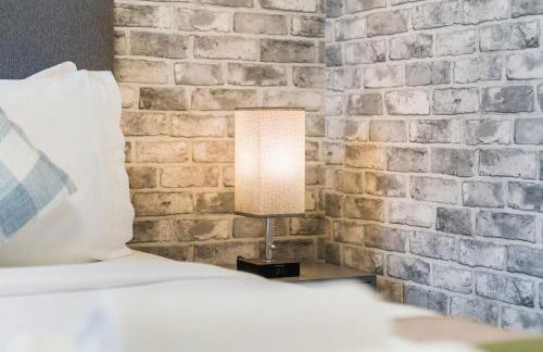 Spacious White House with parking, garden, Wi-Fi - Photo 19