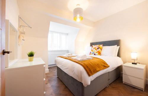 7 The Royal Serviced Apartments Harwich, Fair WiFi, Private Parking - Foto 3