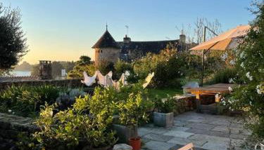 Unique Family House Steps from Port Miquel Beach - Foto 2