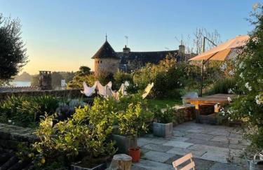 Unique Family House Steps from Port Miquel Beach - Foto 2