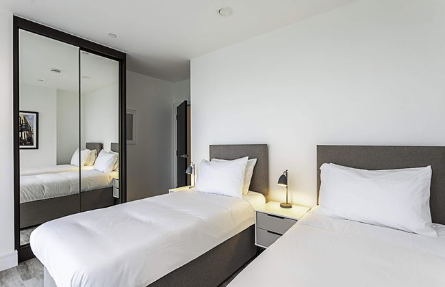 Icon Tower Flat One - North Acton - Photo 3