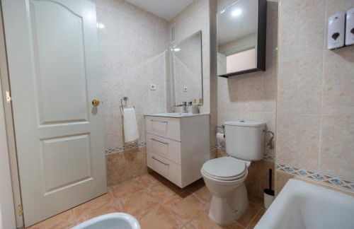 WintowinRentals Terrace, Pool, Parking in Cala del Moral - Photo 26