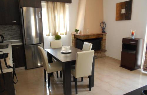 Village House - Photo 23