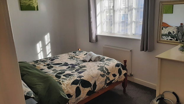 Cozy Courtyard Apt, Explore & Relax, Free Parking - Foto 2, Habitación