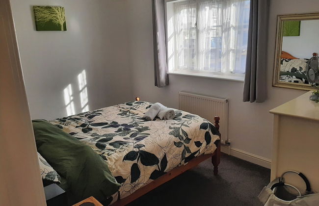 Cozy Courtyard Apt, Explore & Relax, Free Parking - Foto 1