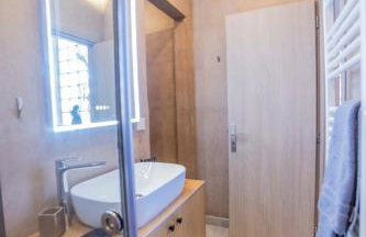 Omega Suites 31 - Photo 25