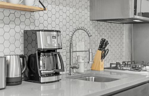 Lawrenceville Central !1 Modern and Cozy One Bedroom Apartment with Free Street Parking - Foto 8