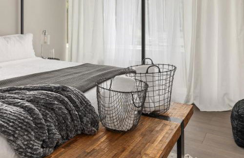 The Morgan - Refined 2BR King Suite with Free Parking - Foto 9