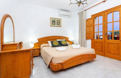 Villa in Playa D´en Bossa sleeps 9 - Foto 23