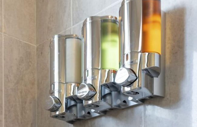 Charming Spacious Home - Modern Comforts, Prime Location - Photo 43