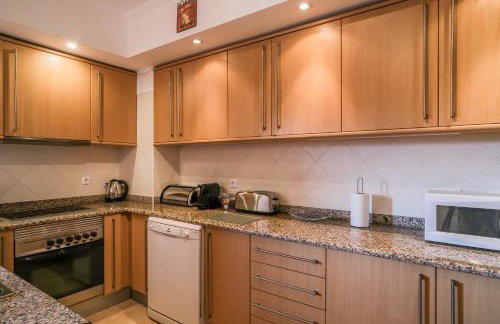 Top-floor 2 BR holiday home with sea view and pool - Foto 18