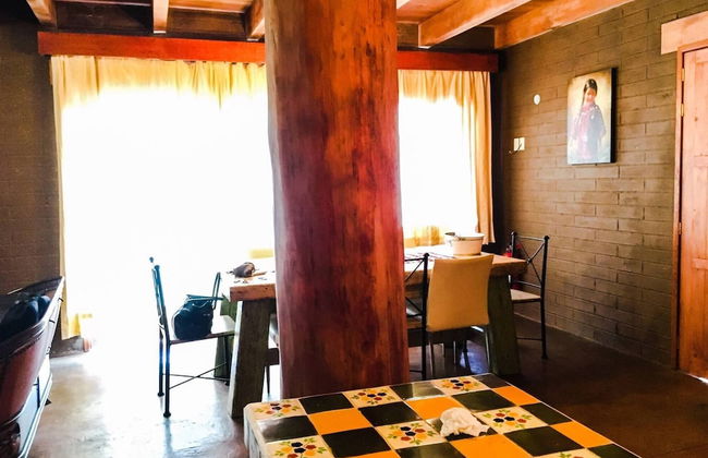 Beautiful Cabin Downtown Tapalpa Oven Mud Barbecue Grill 4 Room 12 ppl TV Wifi - Foto 24