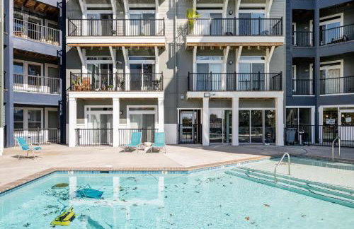 Landing Stylish 2BD Gym Clubhouse - Photo 32