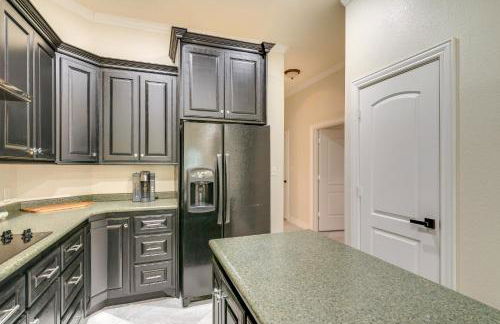 Spacious and Modern Home in Montgomery with Deck! - Foto 11