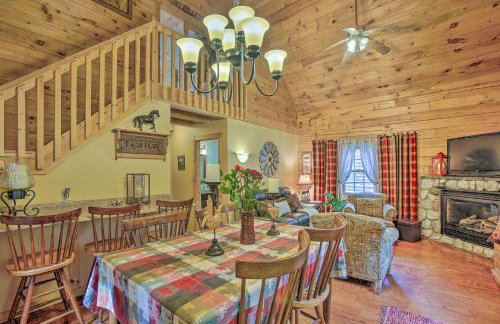 Resort Cabin with Fire Pit Golf, Hike and Play! - Foto 9