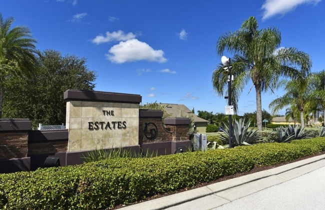 Beautiful 5 Bed Pool Game Room 5 Bedroom Home by RedAwning - Foto 25