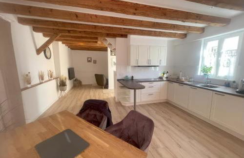 Top eingerichtetes denkmalgeschüztes Haus mit allem Komfort - Foto 1